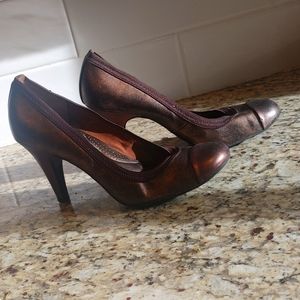 Copper heeled women's shoe size 8 made by dexflex